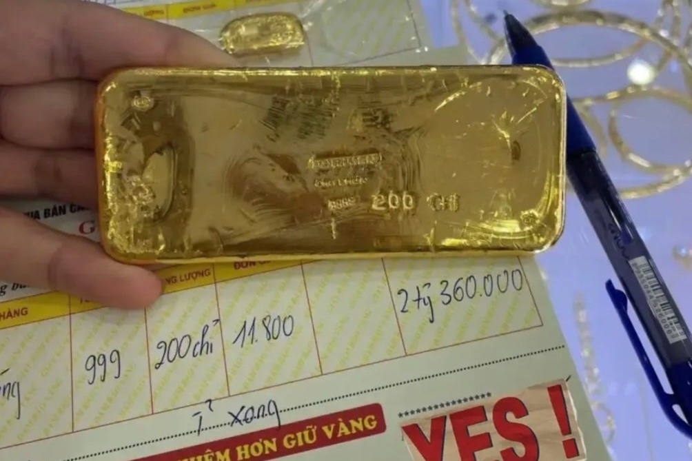 Sau chia tay, co gai cam thoi vang nguoi yeu cu tang ban duoc 2,3 ty hinh anh