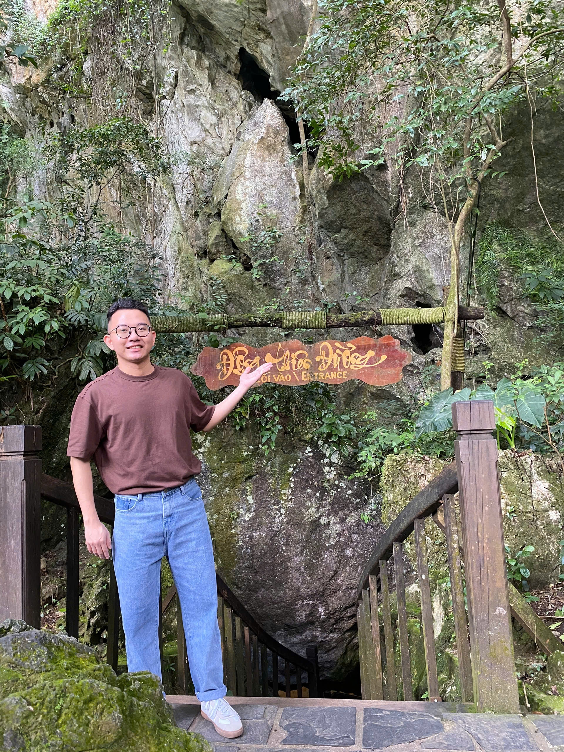 vi khach bat ngo anh 2