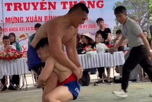 Dao Hong Son 60 kg so tai Hieu 'Khong lo' hon 130 kg gay sot hinh anh