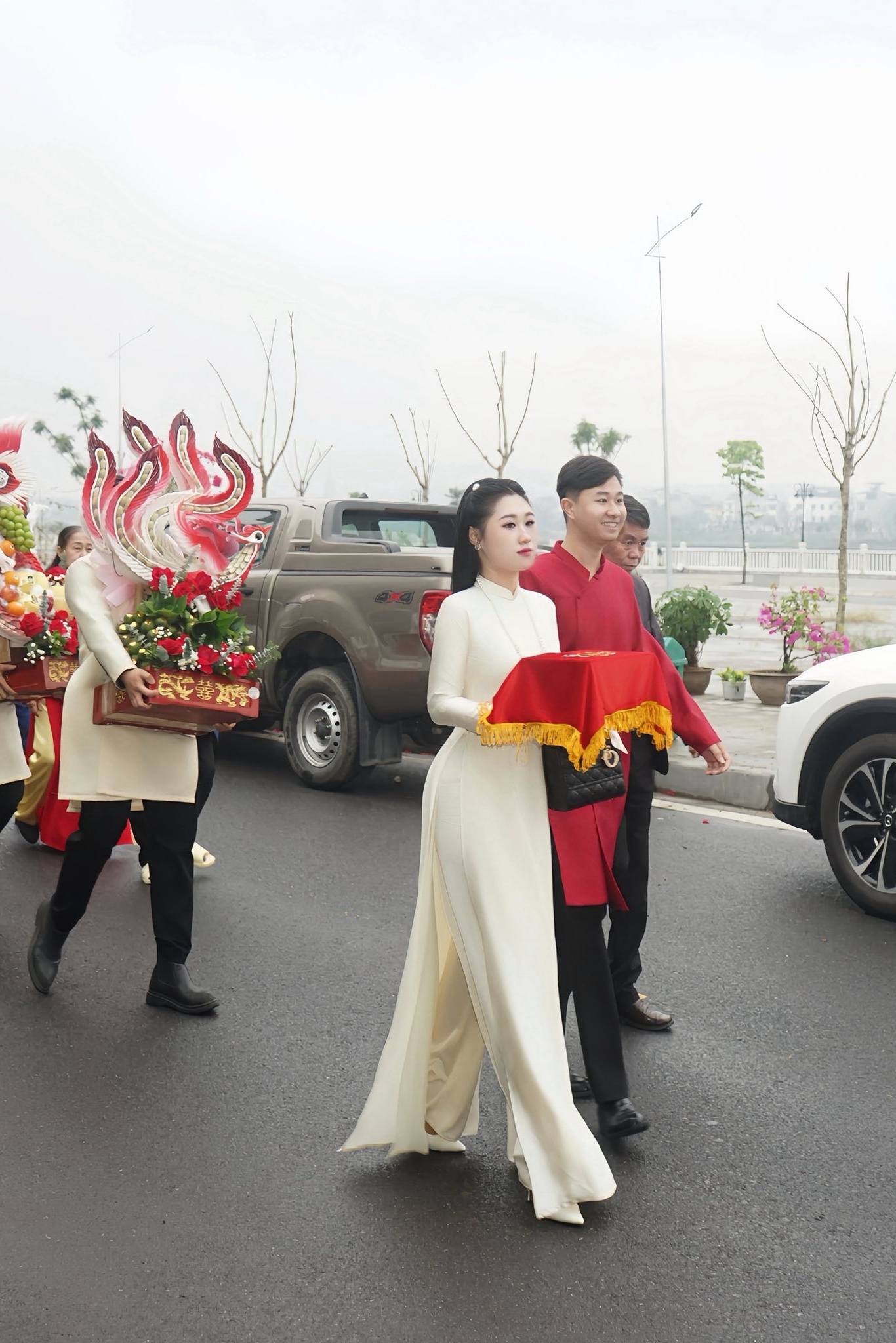 chiem spotlight co dau anh 3