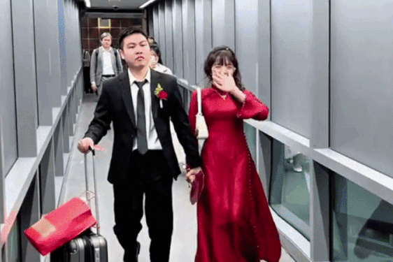 Lay vo xa 1.000 km, chu re ruoc nang ve dinh bang may bay hinh anh