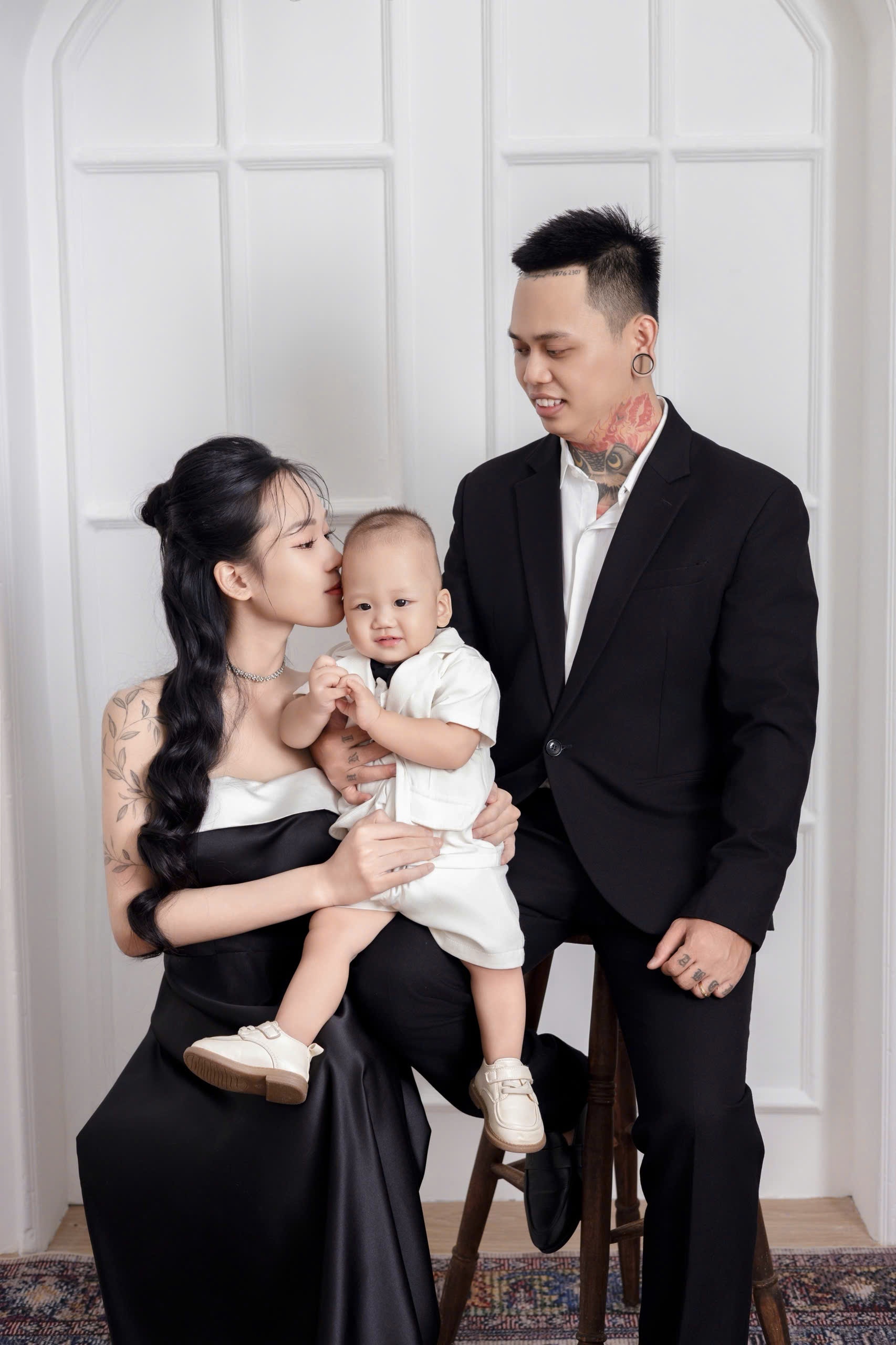 mẹ ngồi xe lăn ảnh 2 me ngoi xe lan anh 2