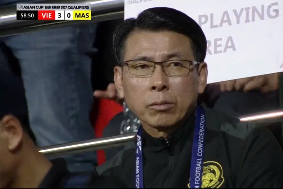 Anh mat that than cua cuu HLV tuyen Malaysia hinh anh