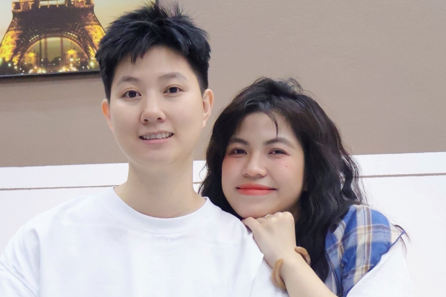 Yeu tu lop 10, co gai cuoi ban trai chuyen gioi sau 14 nam hinh anh