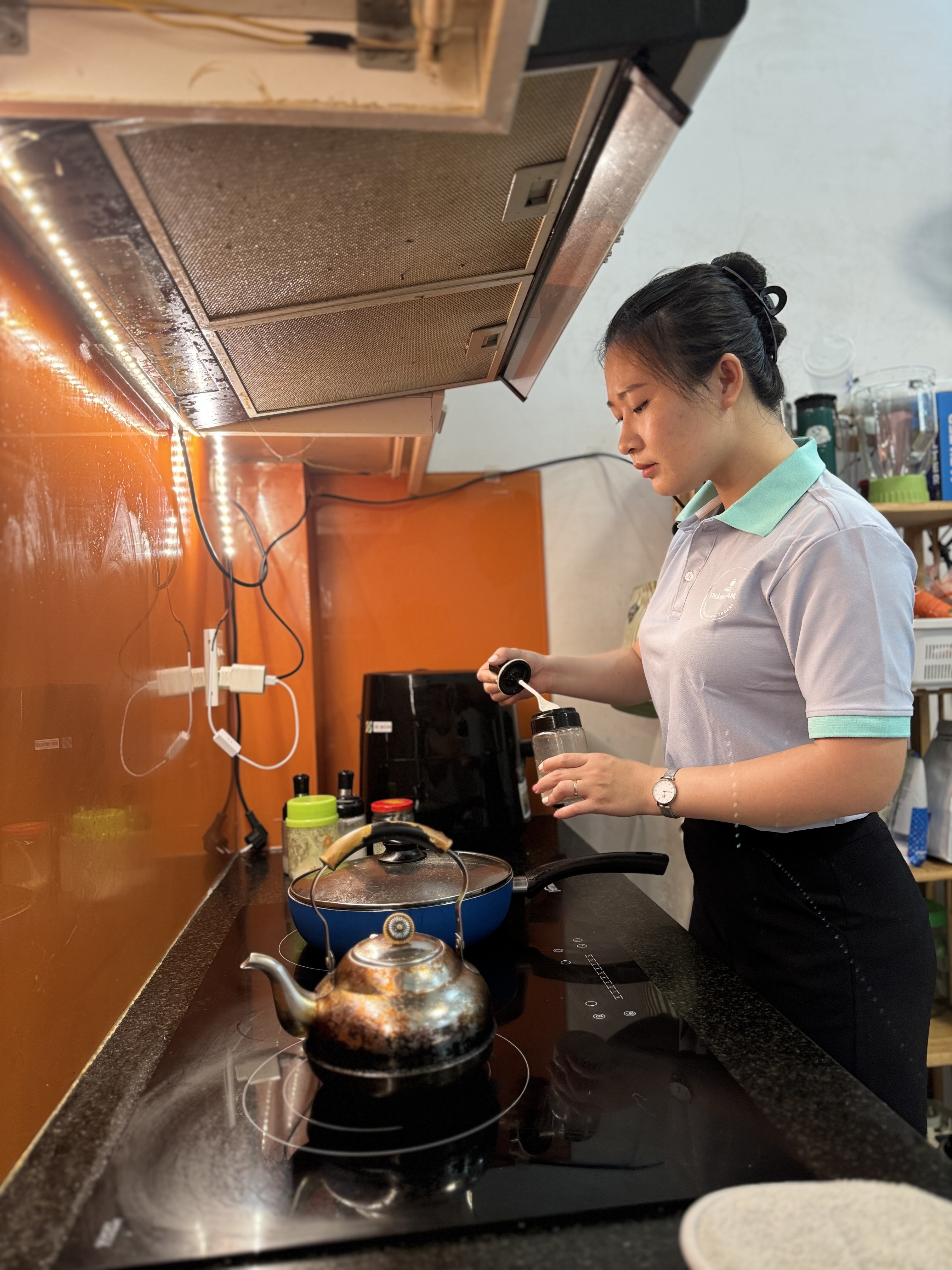 thue nguoi nau an anh 5