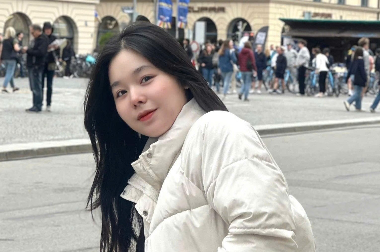 Cap doi duoc ba me dau tu tien ty di Duc, ve Viet Nam ban ca phe dao hinh anh