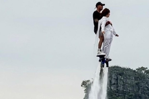 Thanh nien gap su co khi dang choi van bay o Ninh Binh hinh anh
