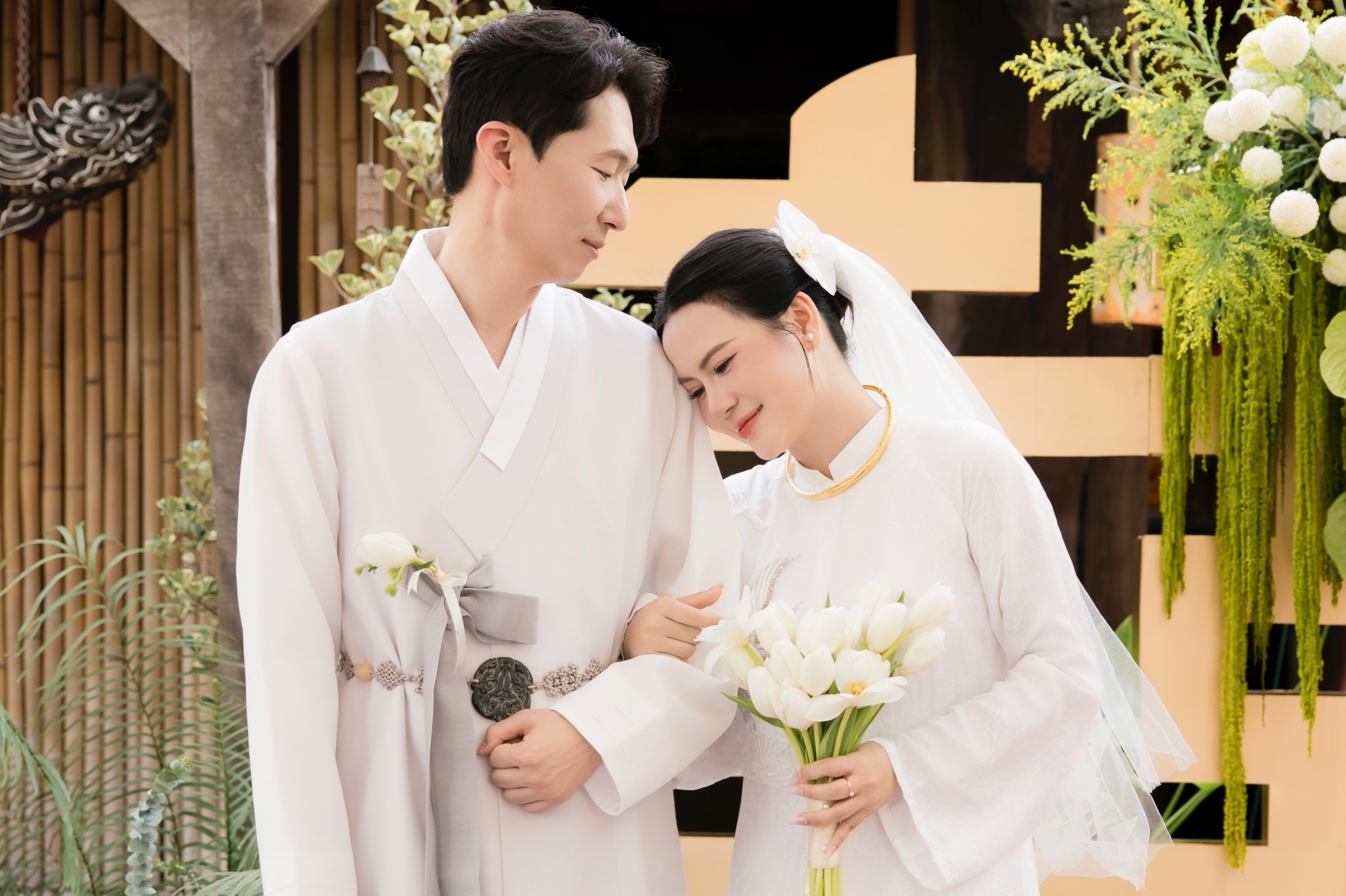 Sau 2 lan lo do, co gai Viet cuoi giam doc Han Quoc hon 13 tuoi hinh anh