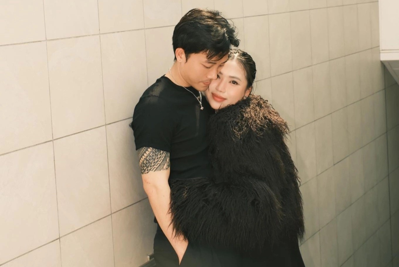 Thao luon dong hanh cung chong trong qua trinh dieu tri benh ung thu hinh anh