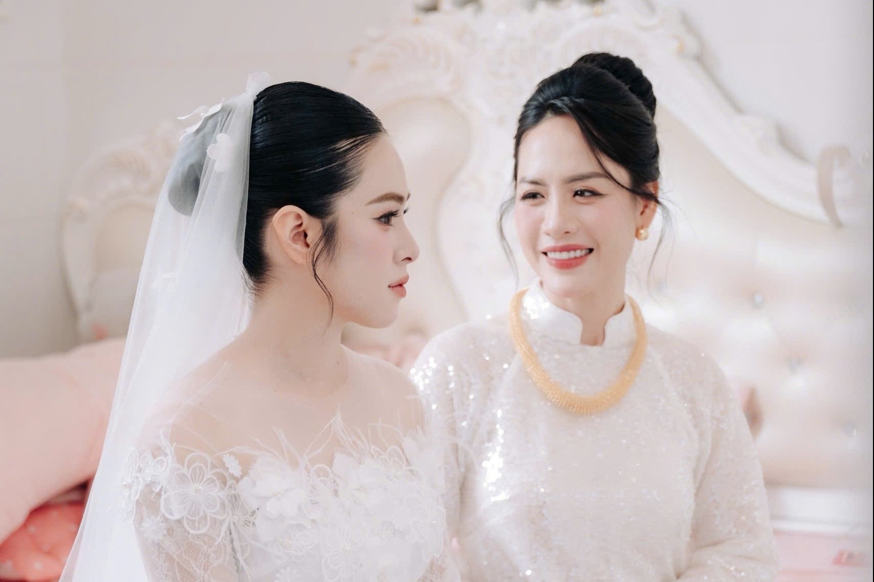 Me U50 gay kinh ngac o dam cuoi con gai hinh anh