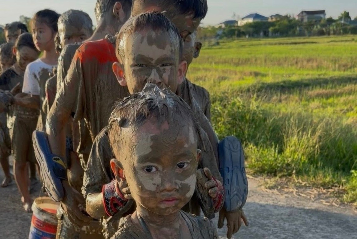 Lop hoc bat ca, tam bun cho 'khoi nghi he' gay sot hinh anh