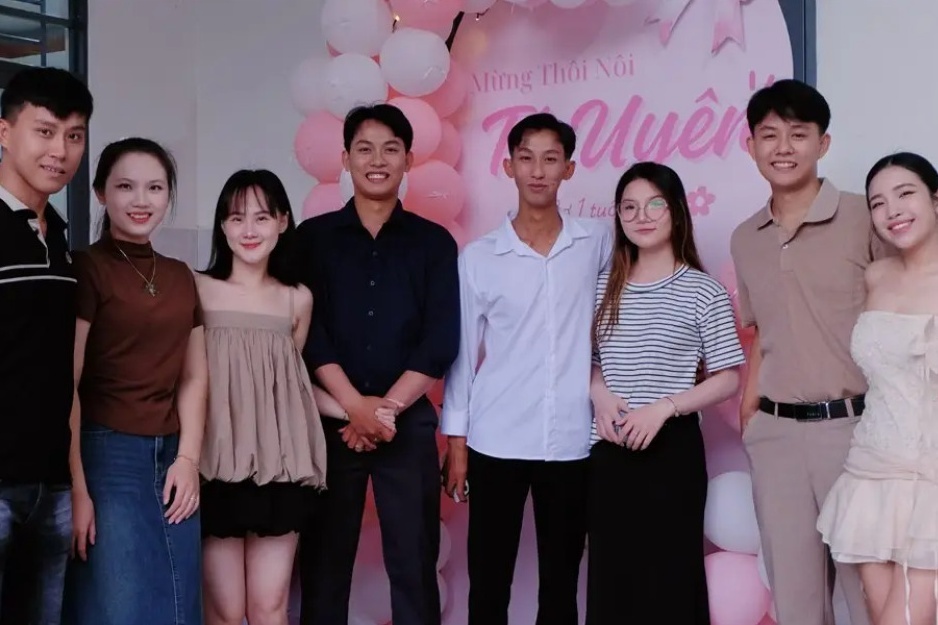 sinh con anh 3