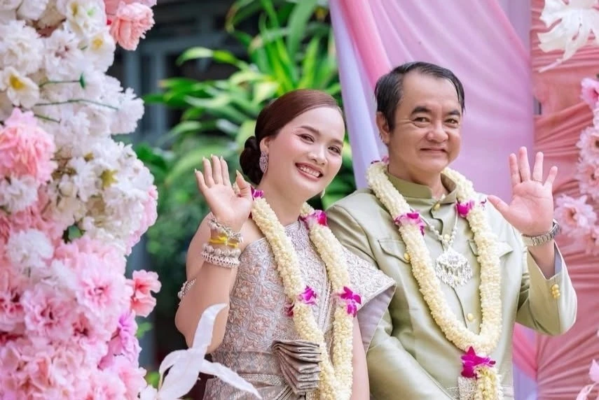 Con gai chuc phuc cho cha va me ke gay sot MXH hinh anh