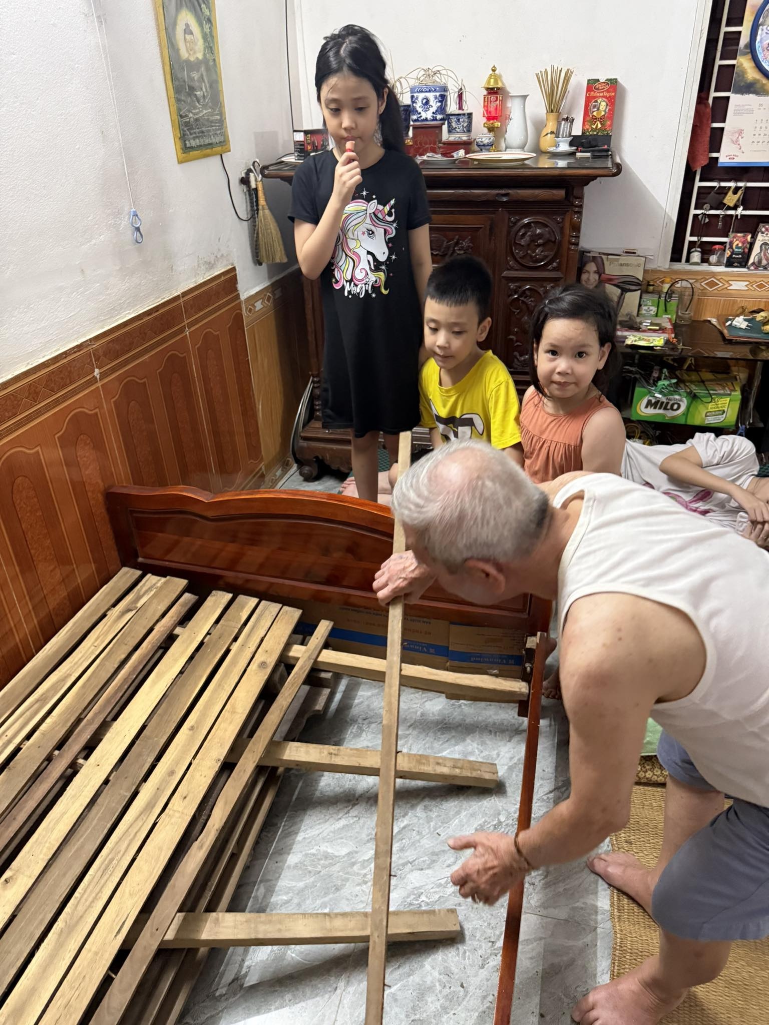 khoi nghi he anh 1