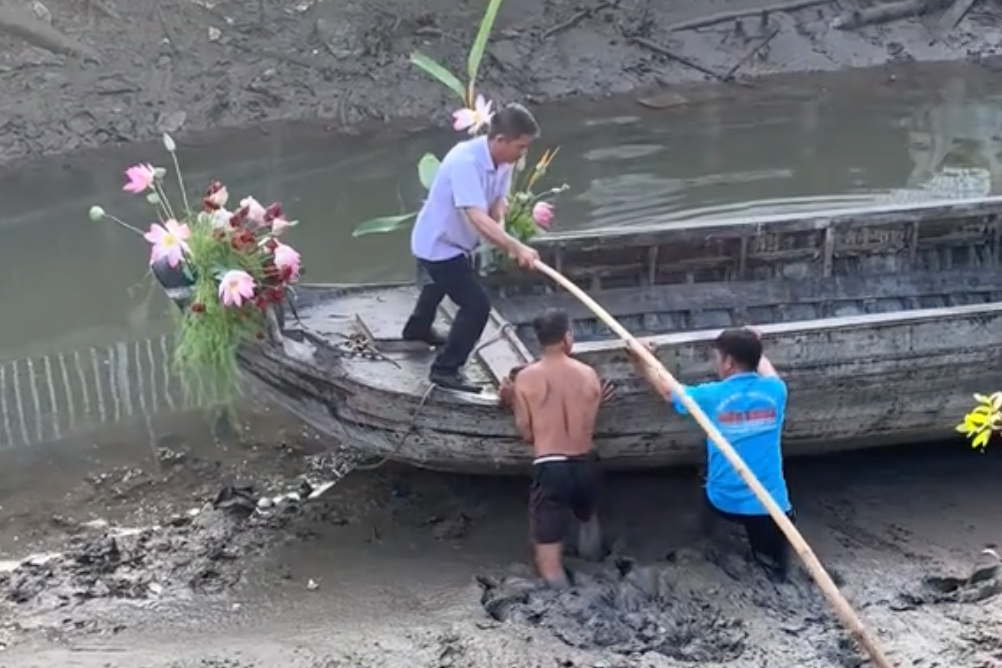 Doan nha trai day do khoi mac can de kip gio don dau hinh anh