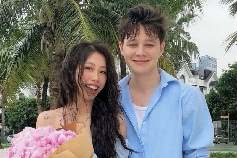 Den Viet Nam song sau 1 to pho, chang trai Nga nen duyen co gai dep hinh anh