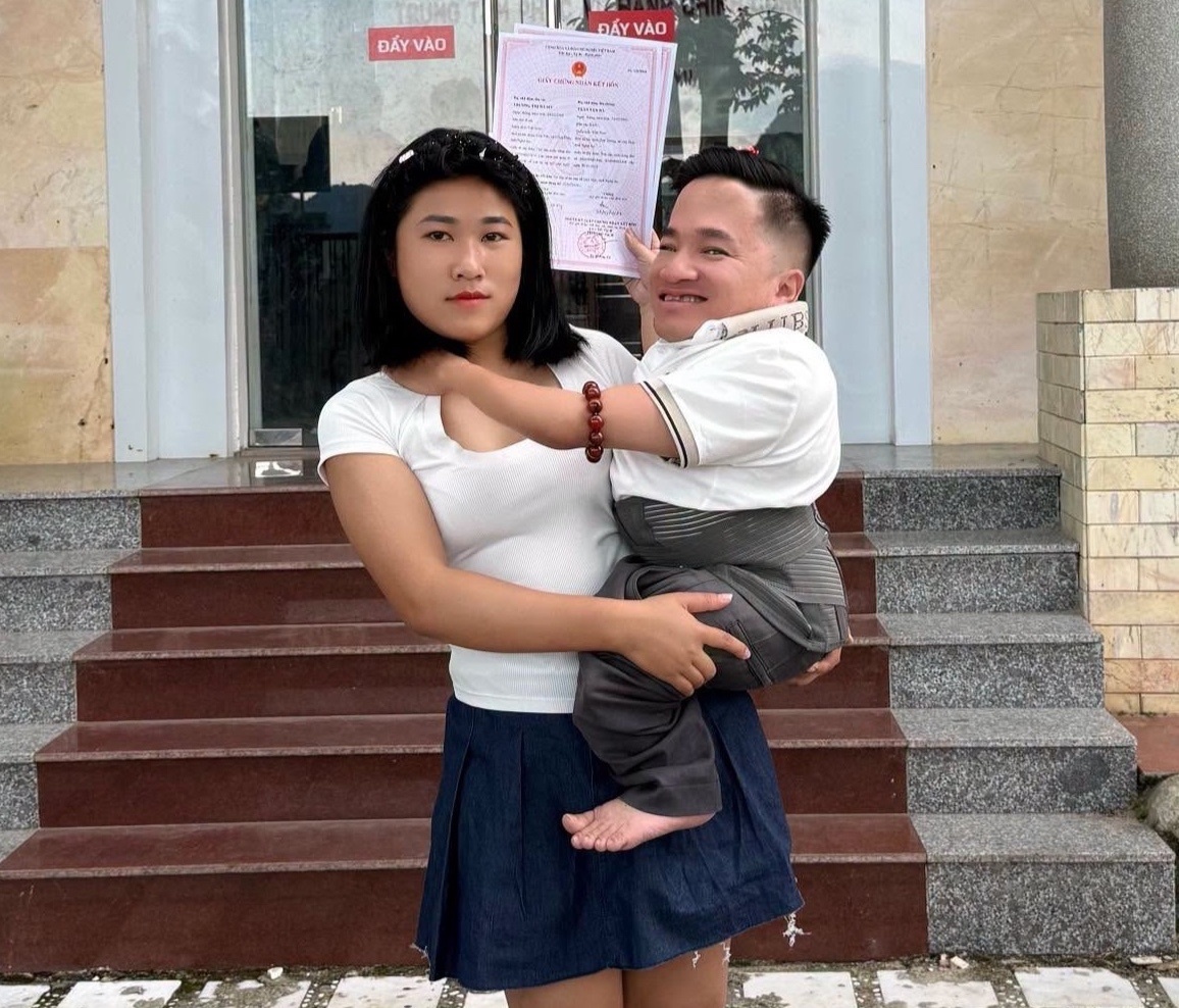 ch&agrave;ng trai khuyết tật ảnh 1