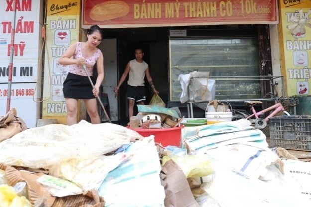 3 năm chạy lũ, hơn nửa tỷ đồng của tiệm bánh mì chìm theo dòng nước
