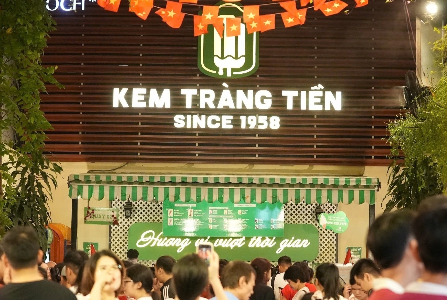 Kem Tràng Tiền dừng bán ở số 35 Tràng Tiền sau gần 70 năm