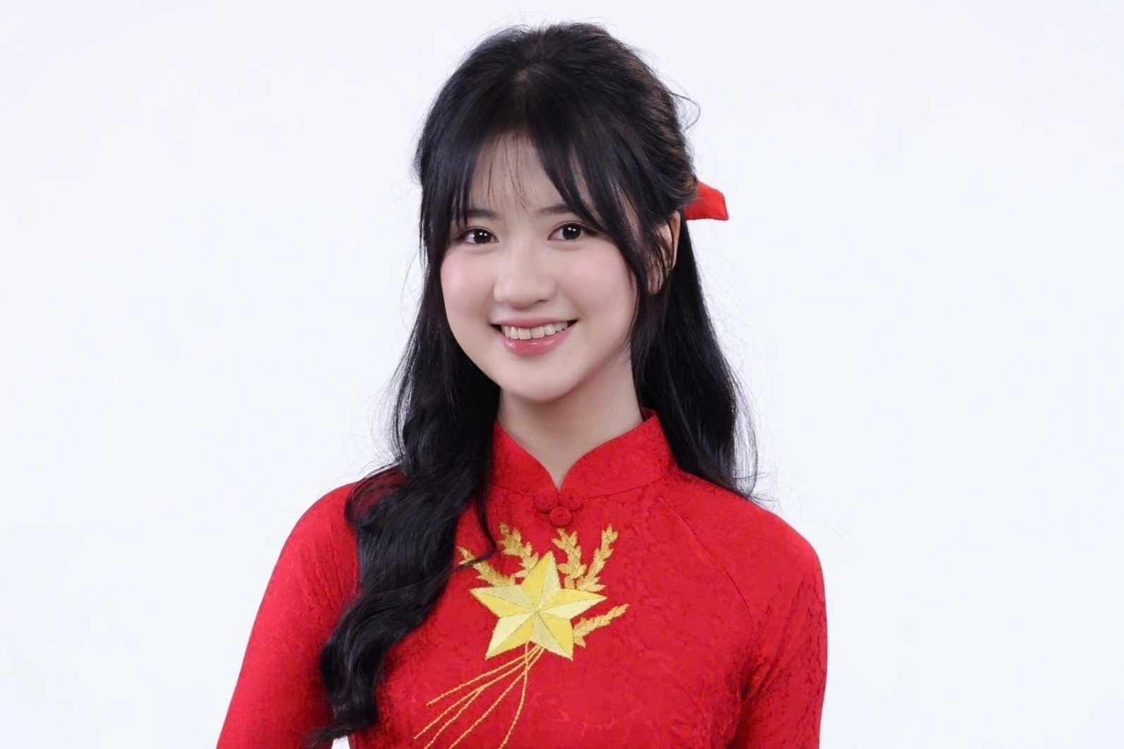 Nữ sinh Việt Nam đầu tiên lọt top 3 cuộc thi Hán ngữ lớn nhất thế giới