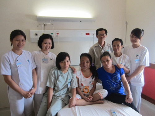 Guong mat moi cua thieu nu 'di nhan' hinh anh