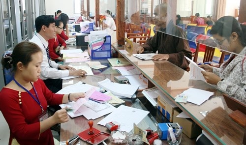 Sa thai can bo, cong chuc khong biet cuoi hinh anh