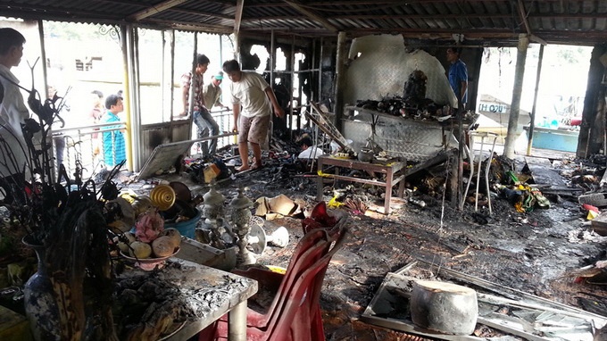 Chay thuyen 2 ty o song Huong, 20 nguoi thoat chet hinh anh