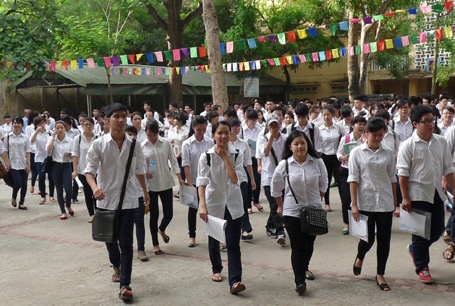 100 teen Can Tho bi roi lop vi mac quan ong hep hinh anh