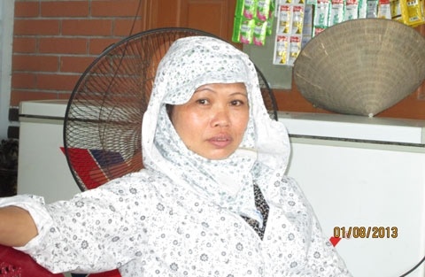 Ngan cha danh me, con uong thuoc sau tu tu hinh anh