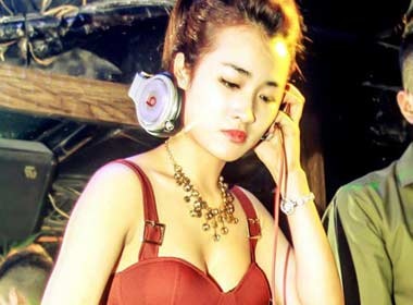 DJ Trang Moon len tieng bang gia di khach cua DJ, hot girl hinh anh