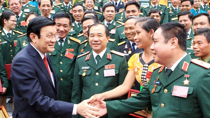 Chu tich nuoc: Xay dung quan doi chinh quy, tinh nhue hinh anh