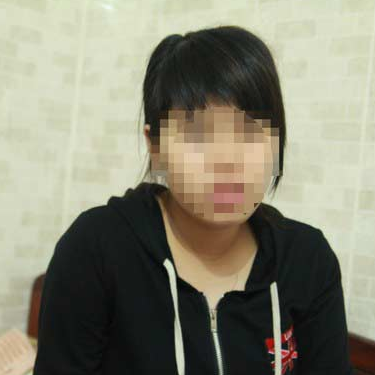 Nu sinh khoa than khoe bung bau tam su sau ngay sinh con hinh anh