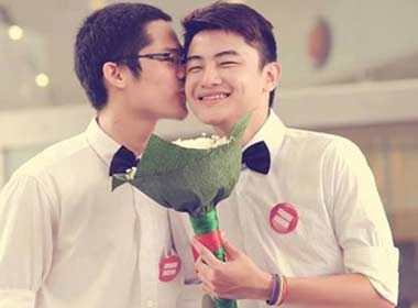 'Me oi, con la gay' hinh anh