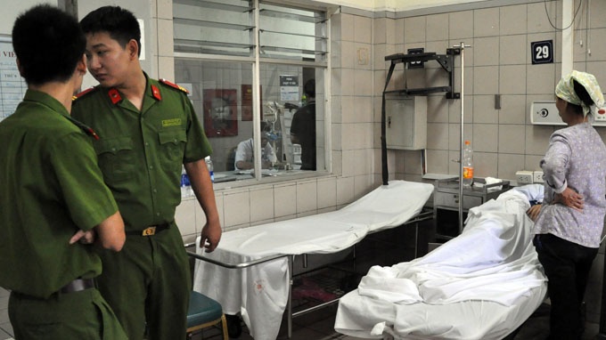 Khoi to vu cha ep 3 con uong thuoc diet co hinh anh