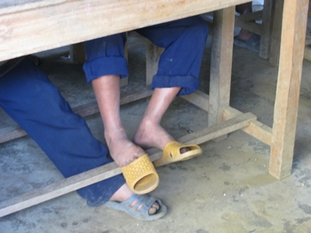 Tich thu, cat dep cua hoc tro ngheo hinh anh