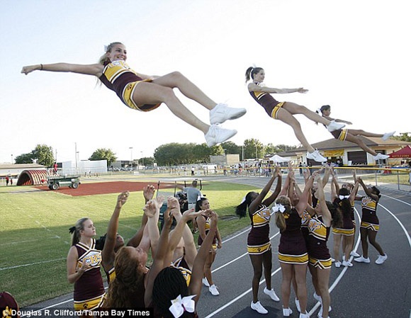 Cam dong phuc qua ngan cua hoat nao vien hinh anh