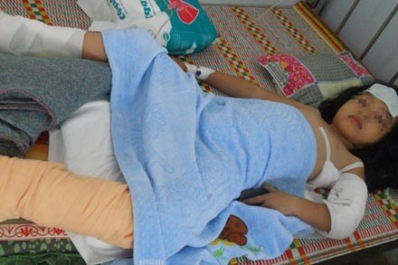 Nghe ban khich, tuoi xang dot vo con hinh anh