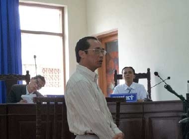 Nguyen pho tong bien tap Tap chi HTV lanh 3 nam tu hinh anh