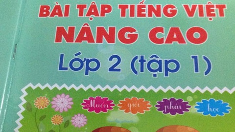 Phu huynh ta hoa vi sach Tieng Viet day... lam Toan hinh anh
