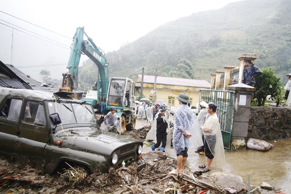 Hinh anh thon co 11 nguoi chet bi san phang hinh anh