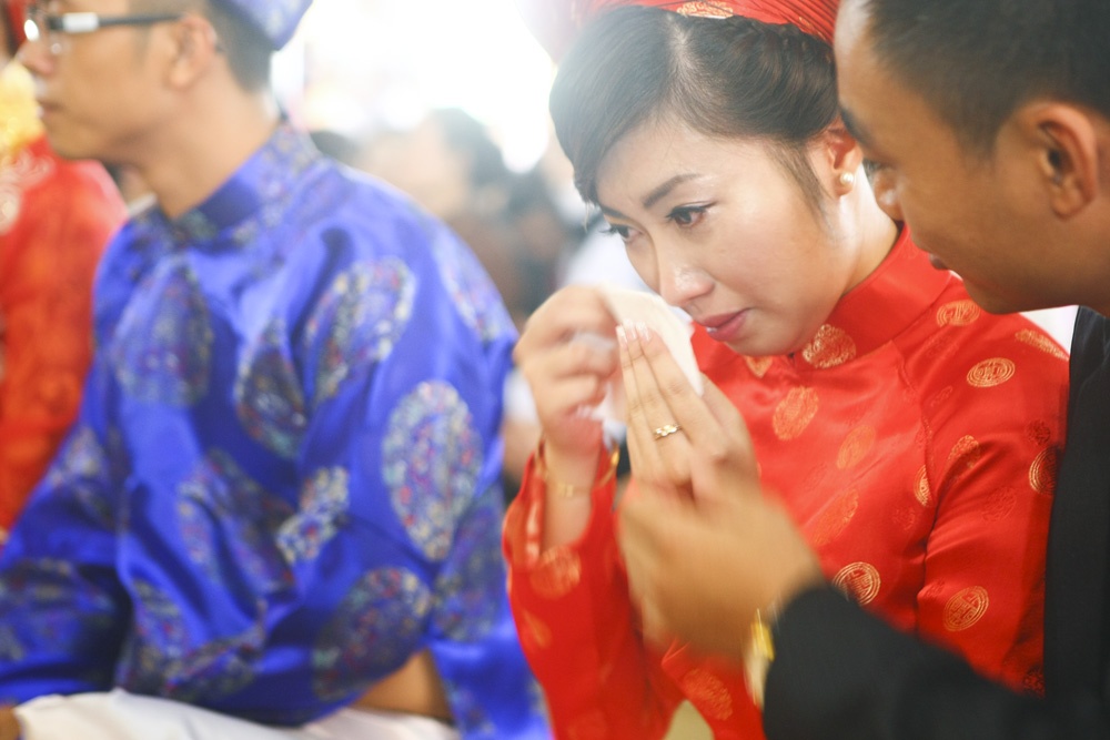 Dam cuoi xuc dong noi cua Phat hinh anh