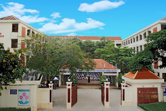 Roi truong o pho ve hoc truong que hinh anh