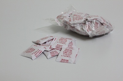 Be gai loet hong do an nham goi hut am banh trung thu hinh anh