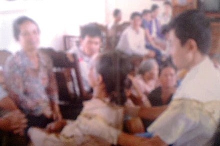 Nam sinh nhan minh la 'than y', rut luoi chua benh hinh anh