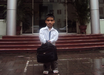 'Chu lun' vuot kho do 2 truong dai hoc hinh anh