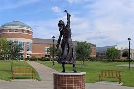 24 tuoi, kiem duoc 110.000 USD moi nam hinh anh