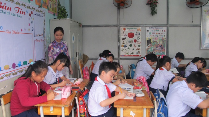 Truong ngheo nam canh truong giau hinh anh