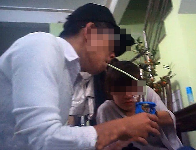 Hoc sinh 'choi bo da' o pho nui hinh anh