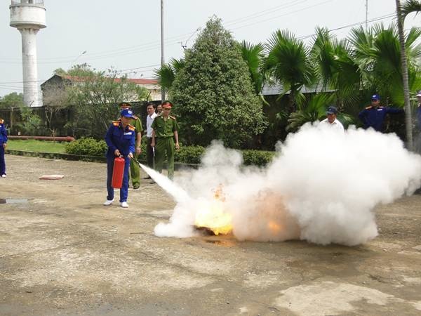 Nguoi 18 tuoi tro len duoc huan luyen nghiep vu PCCC hinh anh