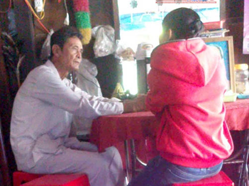 'Thay ba nuoc lanh' doan van menh qua chai nuoc loc hinh anh